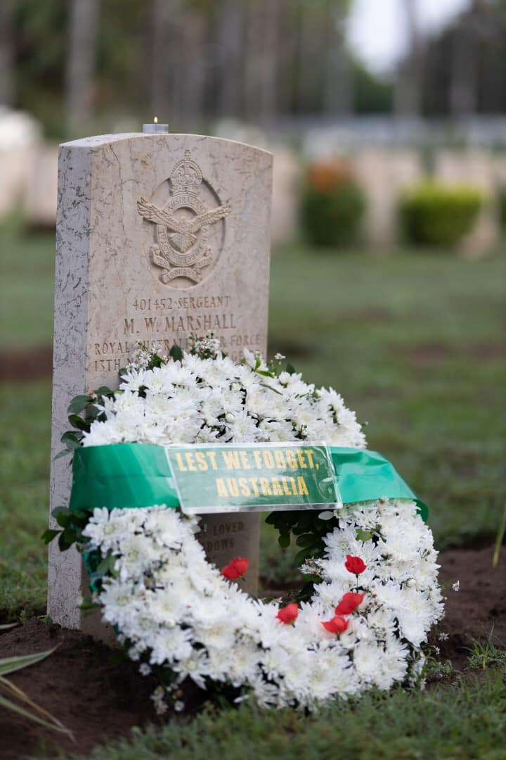 Photo: Headstone of Sergent Mervyn Wilfred Marshall
